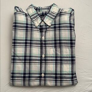 American Eagle Seriously Soft Classic Fit navy multicolorplaid button down shirt